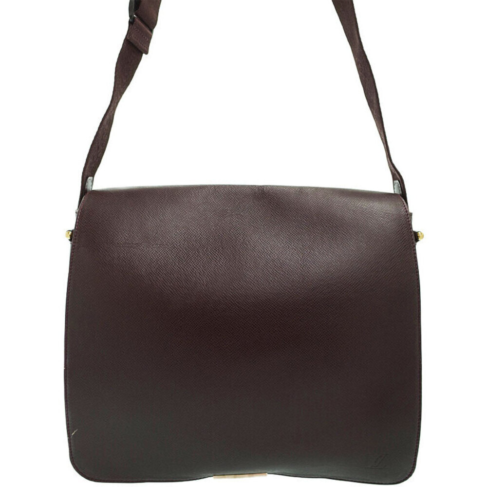 Louis Vuitton Black Victor Shoulder Taiga Bag Leather - Picture 2 of 8